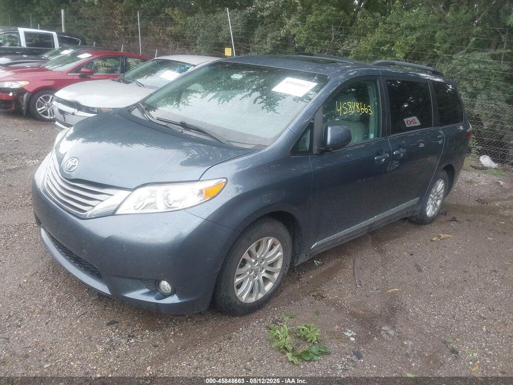 5TDYZ3DC6HS866213 2017 TOYOTA SIENNA photo no. 2