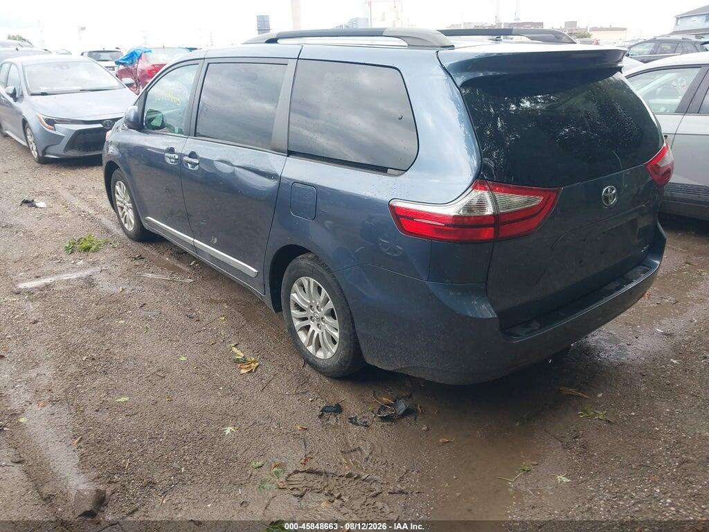5TDYZ3DC6HS866213 2017 TOYOTA SIENNA photo no. 3