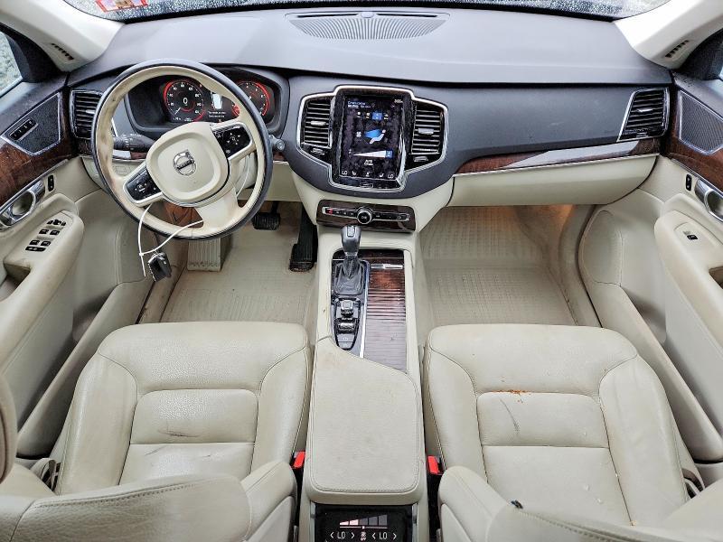 2016 VOLVO XC90 T6 — Фото 8 из 13