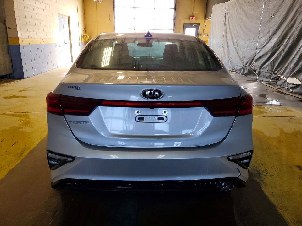 2019 KIA FORTE LXS — Фото 6 из 13