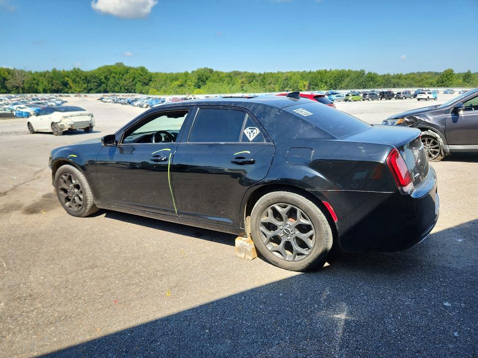 2015 CHRYSLER 300 S — Фото 2 из 12