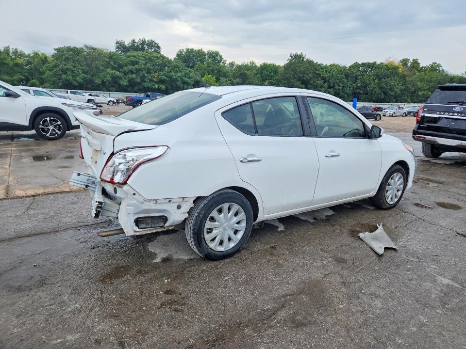 2017 NISSAN VERSA 1.6 SV — Фото 3 из 12