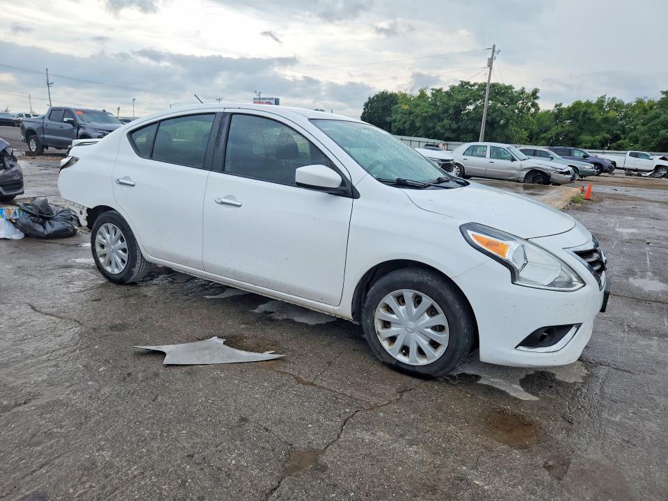 2017 NISSAN VERSA 1.6 SV — Фото 4 из 12