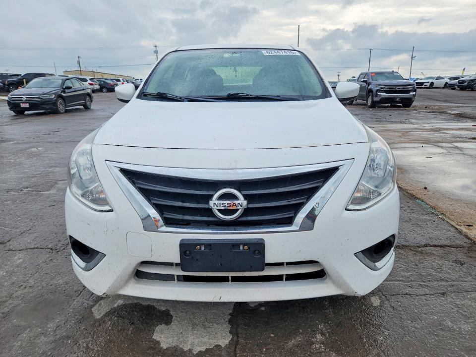 2017 NISSAN VERSA 1.6 SV — Фото 5 из 12