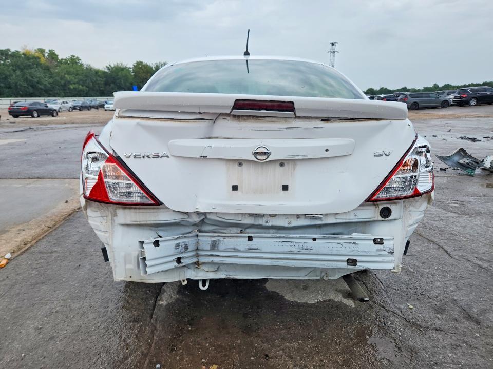 2017 NISSAN VERSA 1.6 SV — Фото 6 из 12