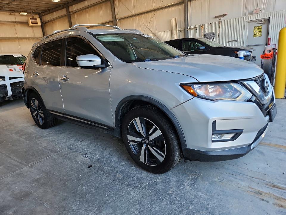 2017 NISSAN ROGUE SV — Фото 4 из 14