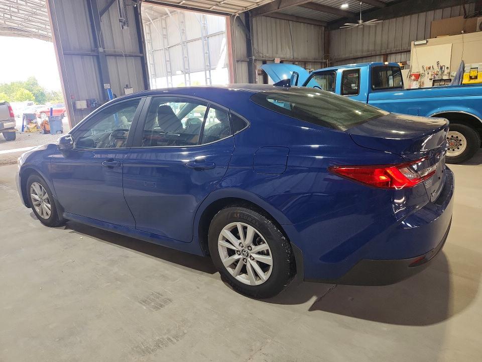 2026 TOYOTA CAMRY LE — Фото 2 из 12