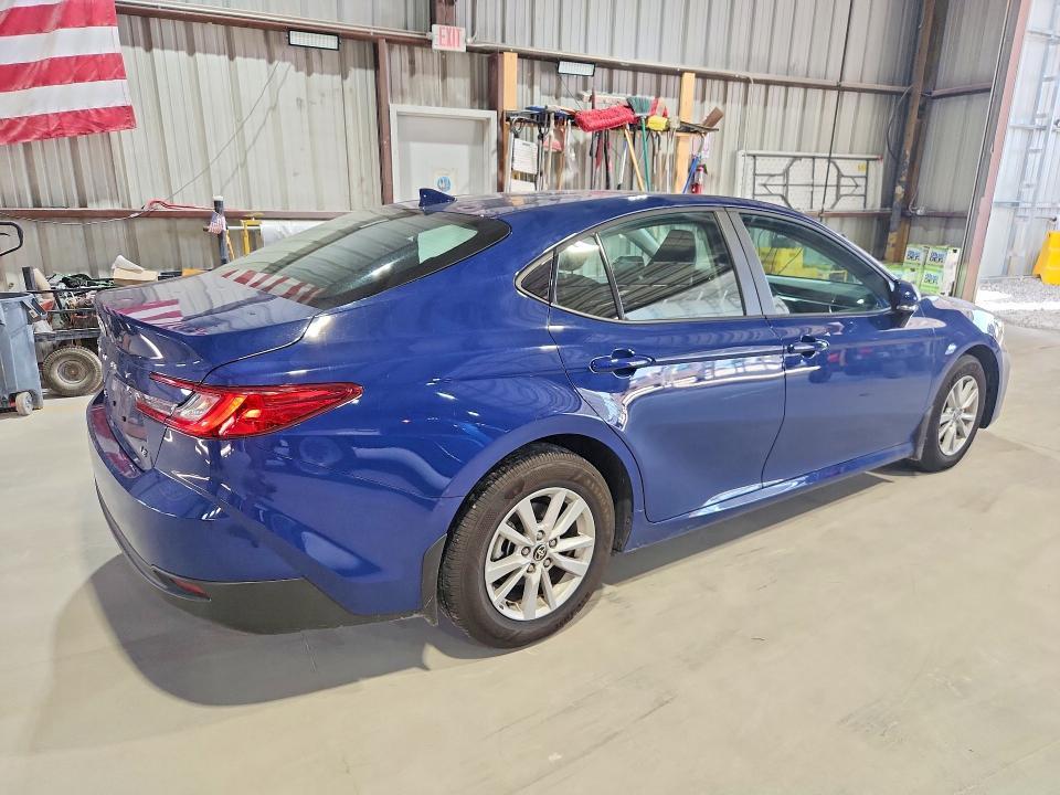 2026 TOYOTA CAMRY LE — Фото 3 из 12