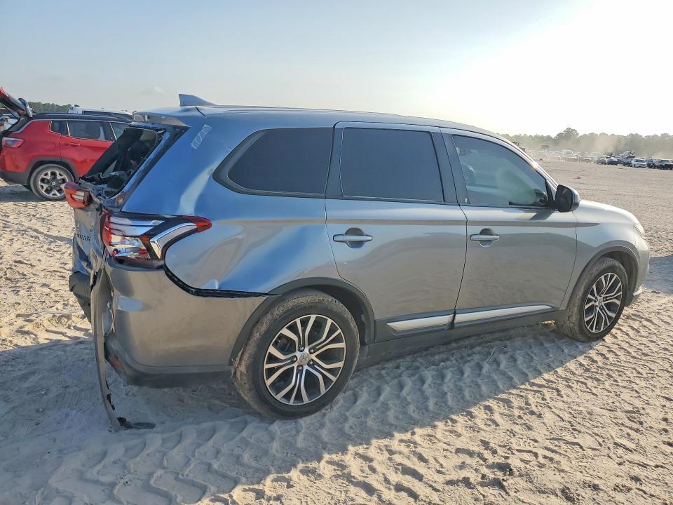2018 MITSUBISHI OUTLANDER ES — Фото 3 из 13
