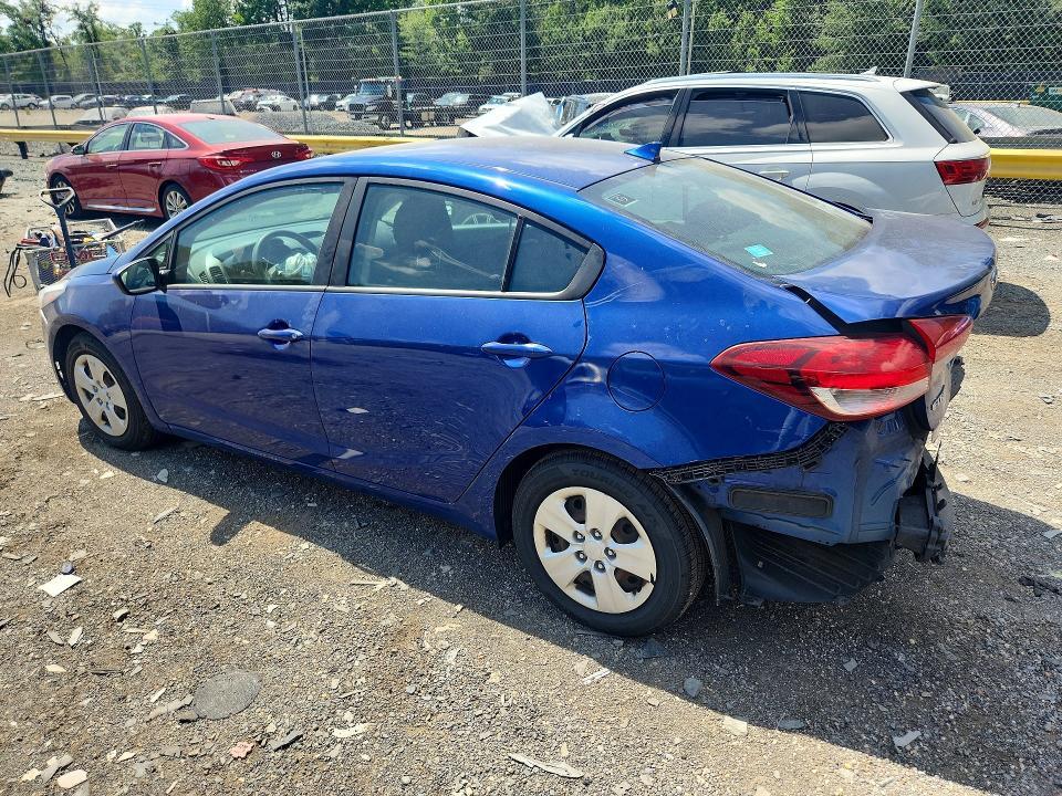 2017 KIA FORTE LX — Фото 2 из 13