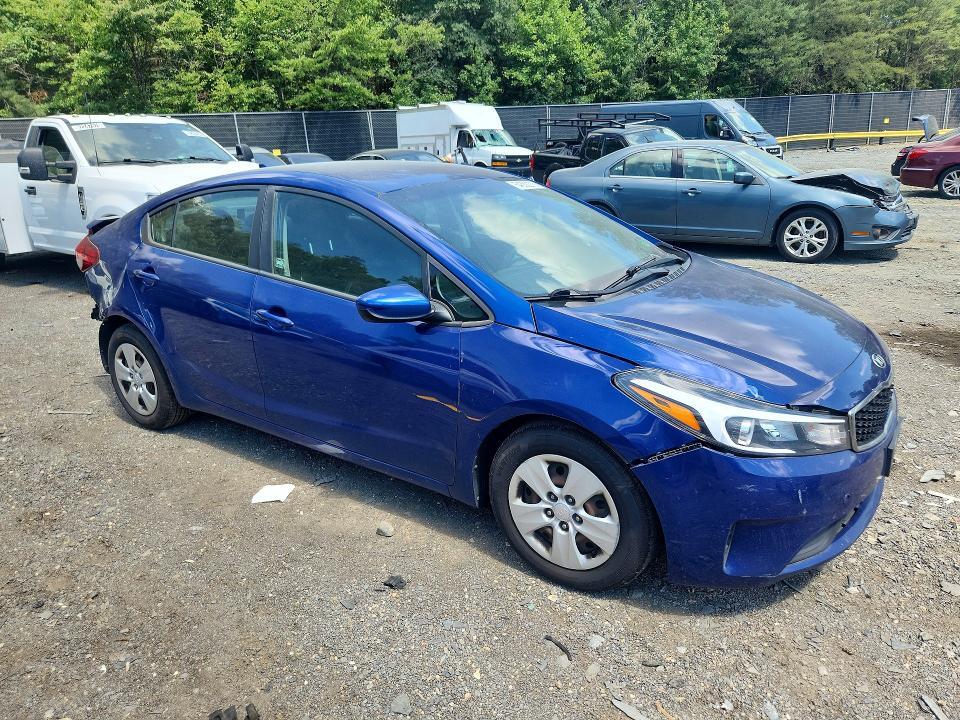 2017 KIA FORTE LX — Фото 4 из 13
