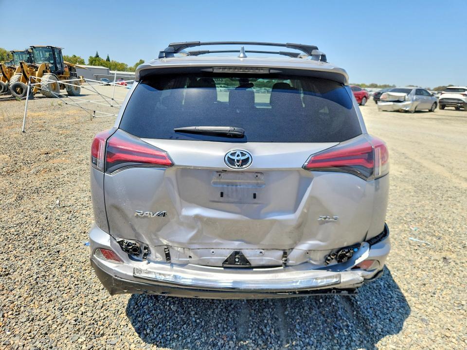 2017 TOYOTA RAV4 XLE — Фото 6 из 13