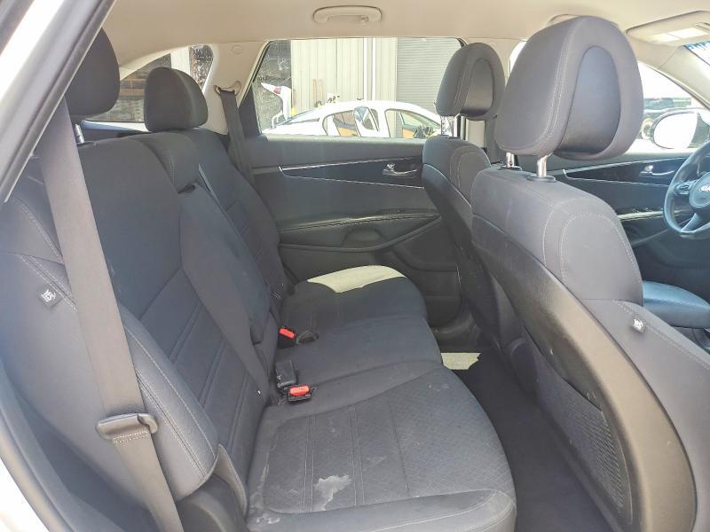 2016 KIA SORENTO LX V6 — Фото 11 из 13