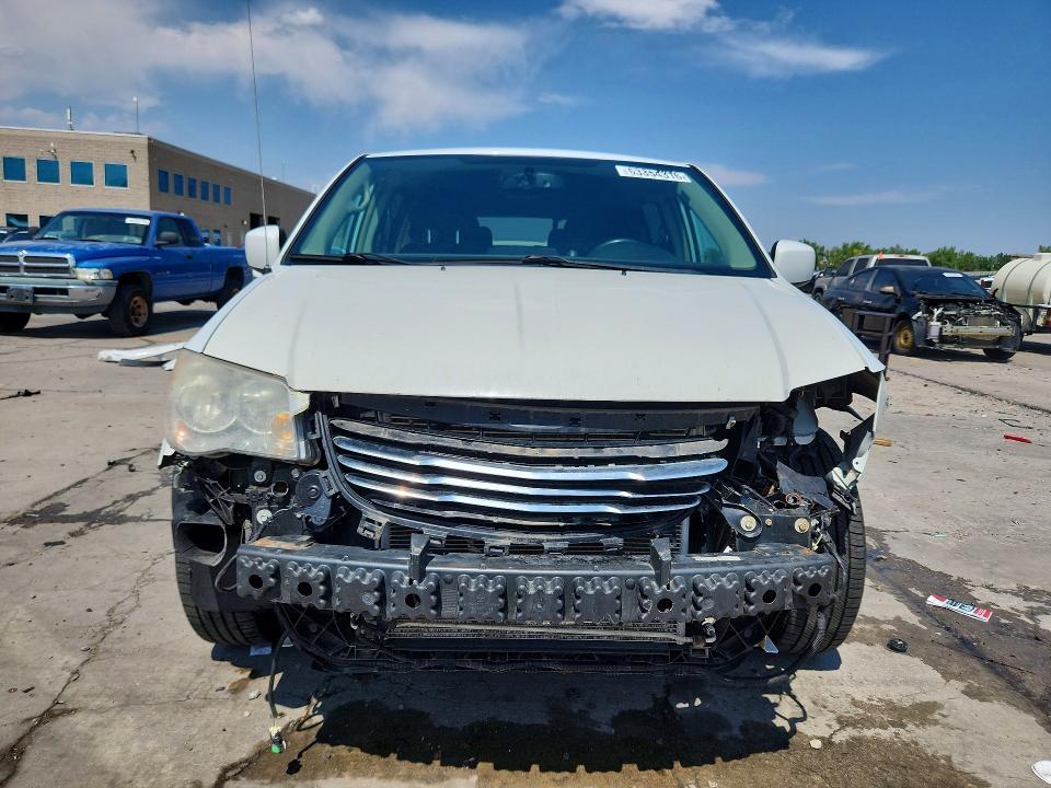 2016 CHRYSLER TOWN & COUNTRY TOURING — Фото 5 из 14