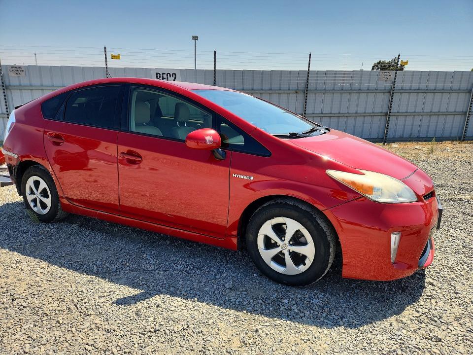 2015 TOYOTA PRIUS TWO — Фото 4 из 13