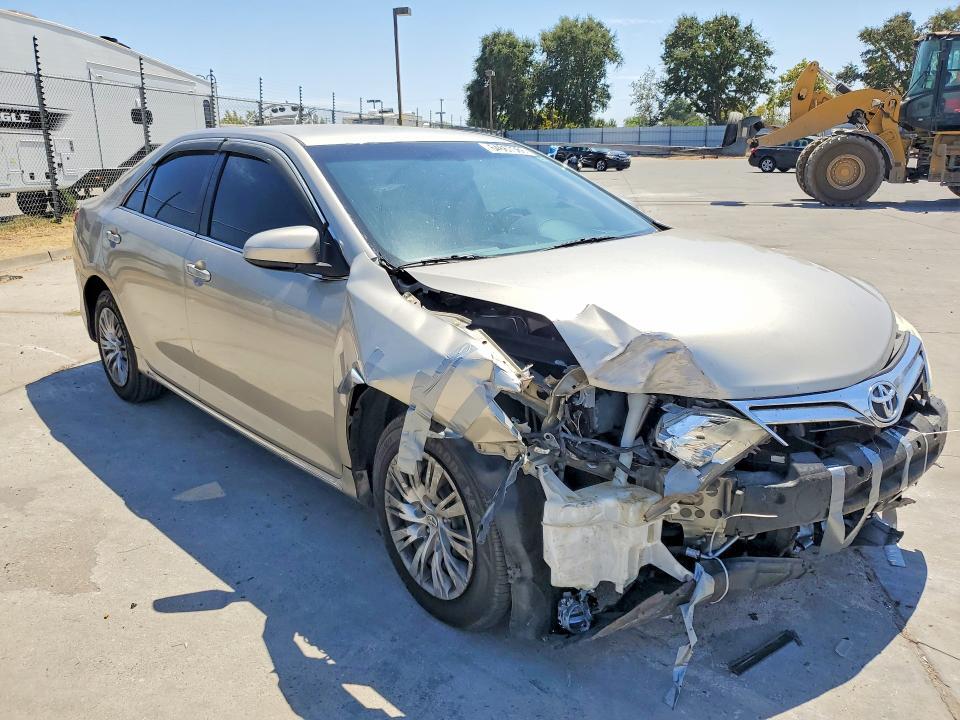 2013 TOYOTA CAMRY LE — Фото 4 из 13