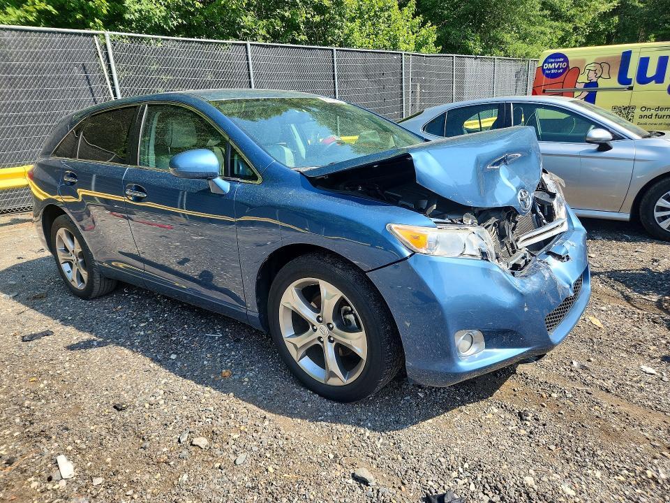2010 TOYOTA VENZA AWD V6 — Фото 4 из 13