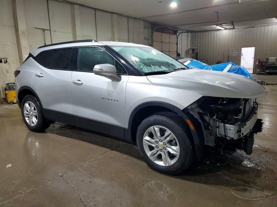 2022 CHEVROLET BLAZER 2LT — Фото 4 из 14