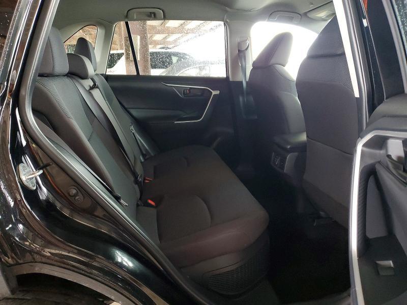 2025 TOYOTA RAV4 LE — Фото 11 из 13