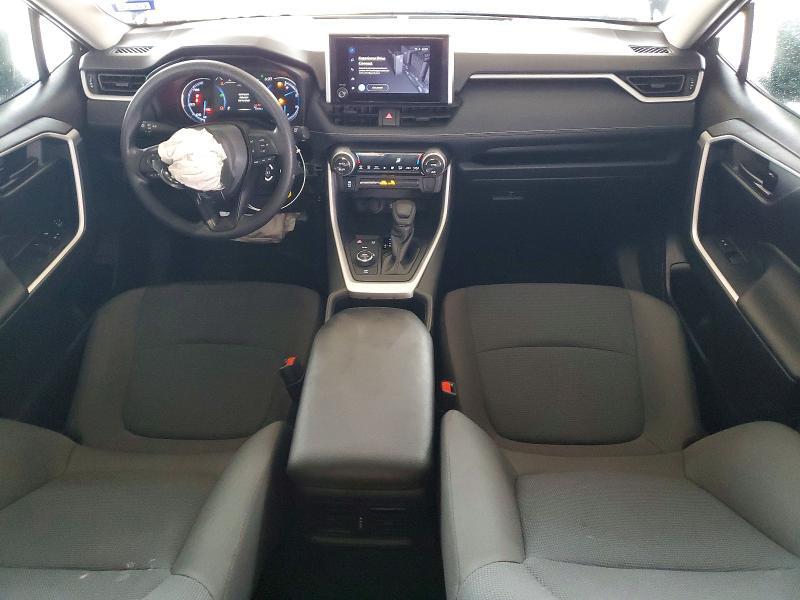2025 TOYOTA RAV4 LE — Фото 8 из 13