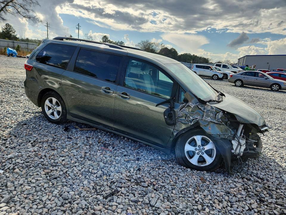 5TDKZ3DC0LS028371 2020 TOYOTA SIENNA photo no. 4