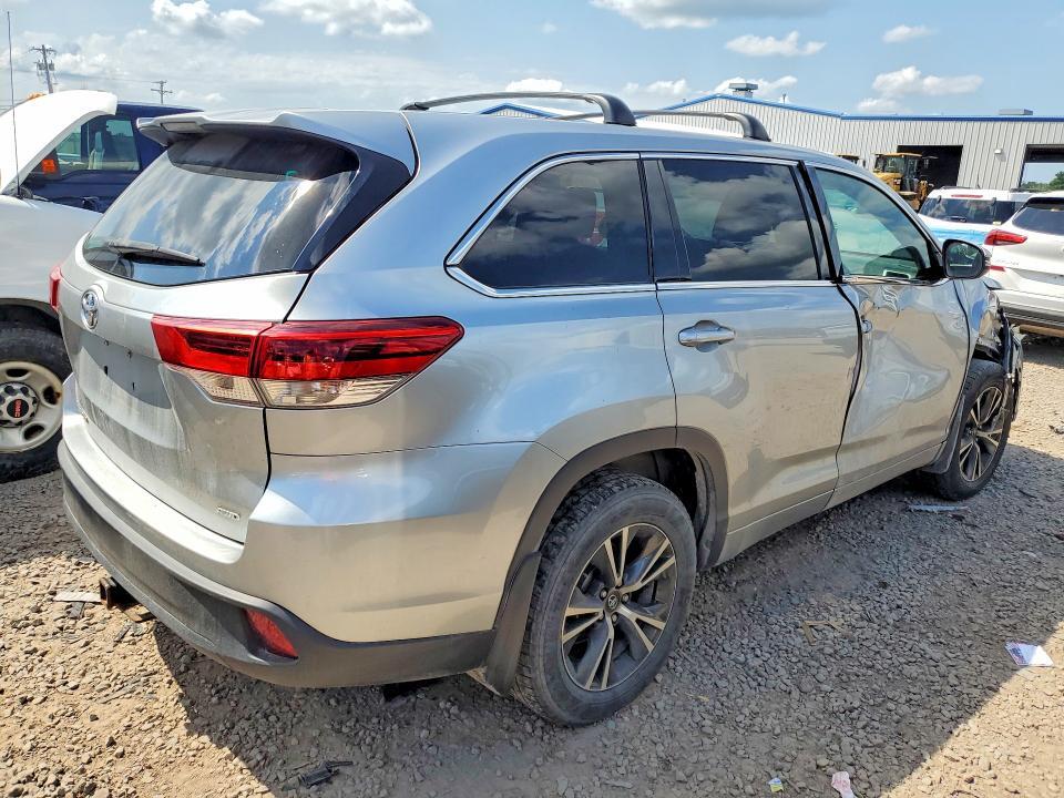 5TDBZRFH7HS442802 2017 TOYOTA HIGHLANDER photo no. 3