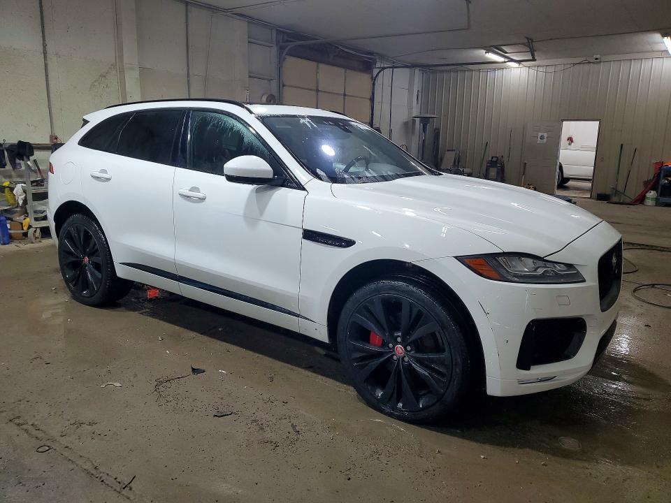 2017 JAGUAR F-PACE S — Фото 4 из 13