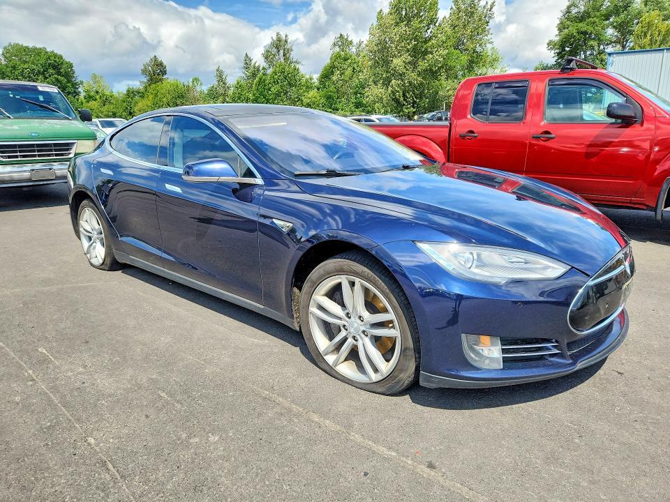 2014 TESLA MODEL S — Фото 4 из 12