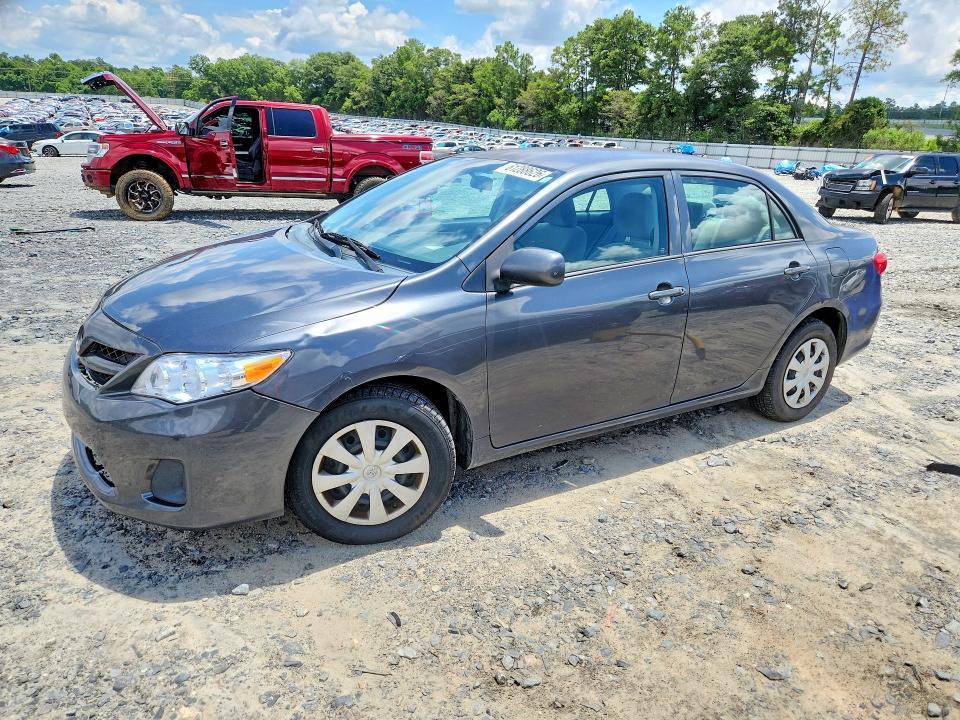 2T1BU4EE4DC110070 2013 TOYOTA COROLLA photo no. 1