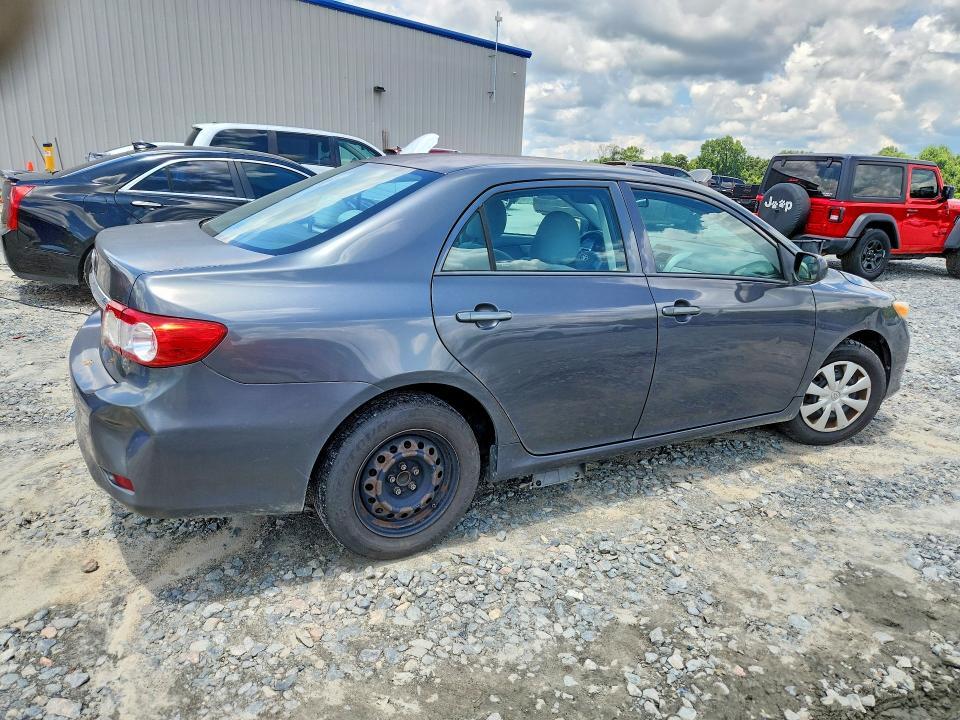 2T1BU4EE4DC110070 2013 TOYOTA COROLLA photo no. 3