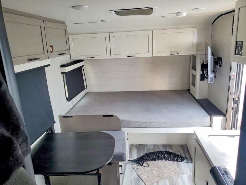 2025 JAYCO JAY FEATHER MICRO CAMPER — Фото 5 из 10