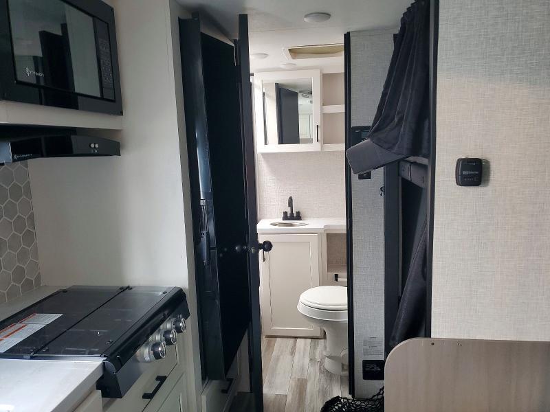 2025 JAYCO JAY FEATHER MICRO CAMPER — Фото 6 из 10