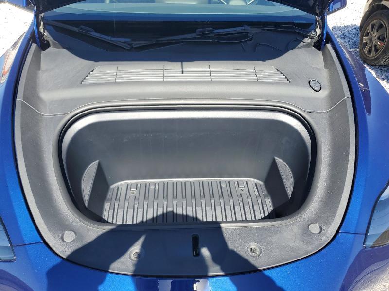 2024 TESLA MODEL Y — Фото 11 из 12
