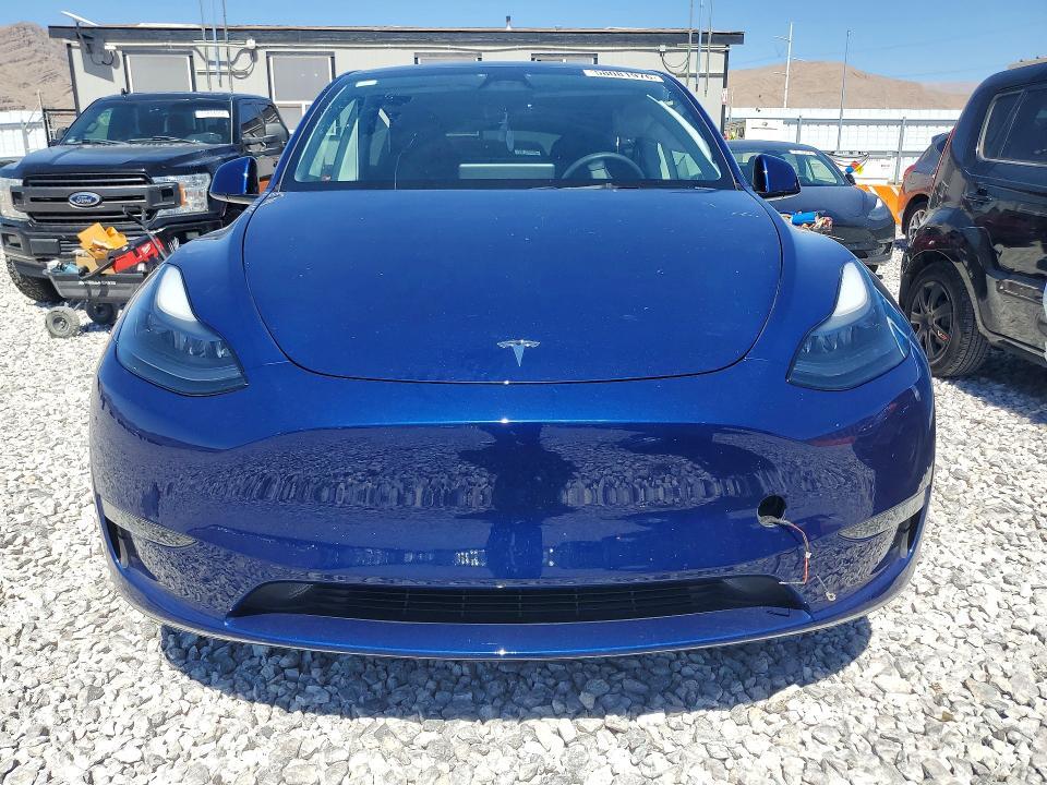 2024 TESLA MODEL Y — Фото 5 из 12