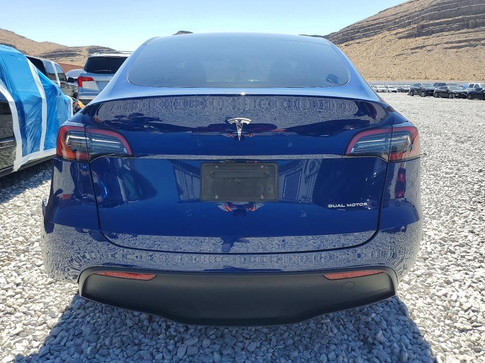 2024 TESLA MODEL Y — Фото 6 из 12