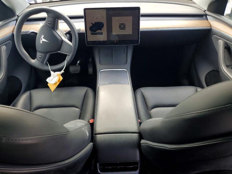2024 TESLA MODEL Y — Фото 8 из 12