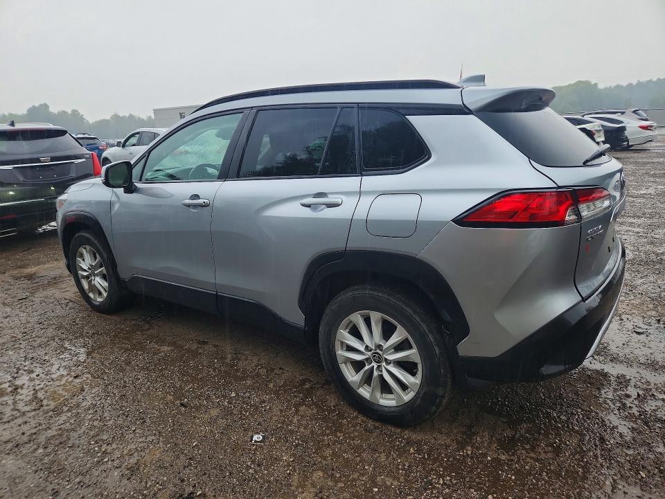 2022 TOYOTA COROLLA CROSS LE — Фото 2 из 14