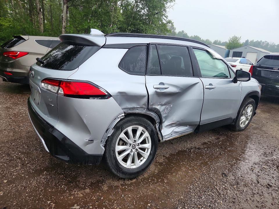 2022 TOYOTA COROLLA CROSS LE — Фото 3 из 14