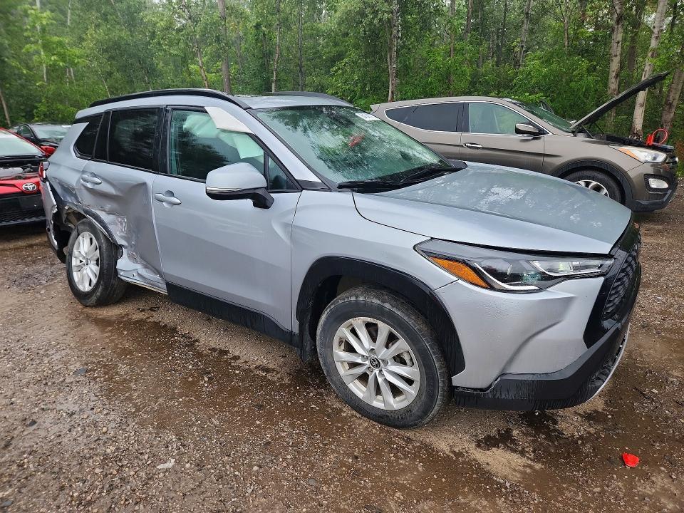 2022 TOYOTA COROLLA CROSS LE — Фото 4 из 14