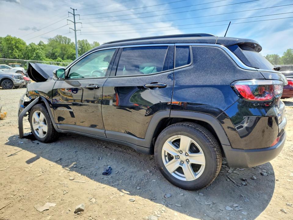 2022 JEEP COMPASS LATITUDE — Фото 2 из 13