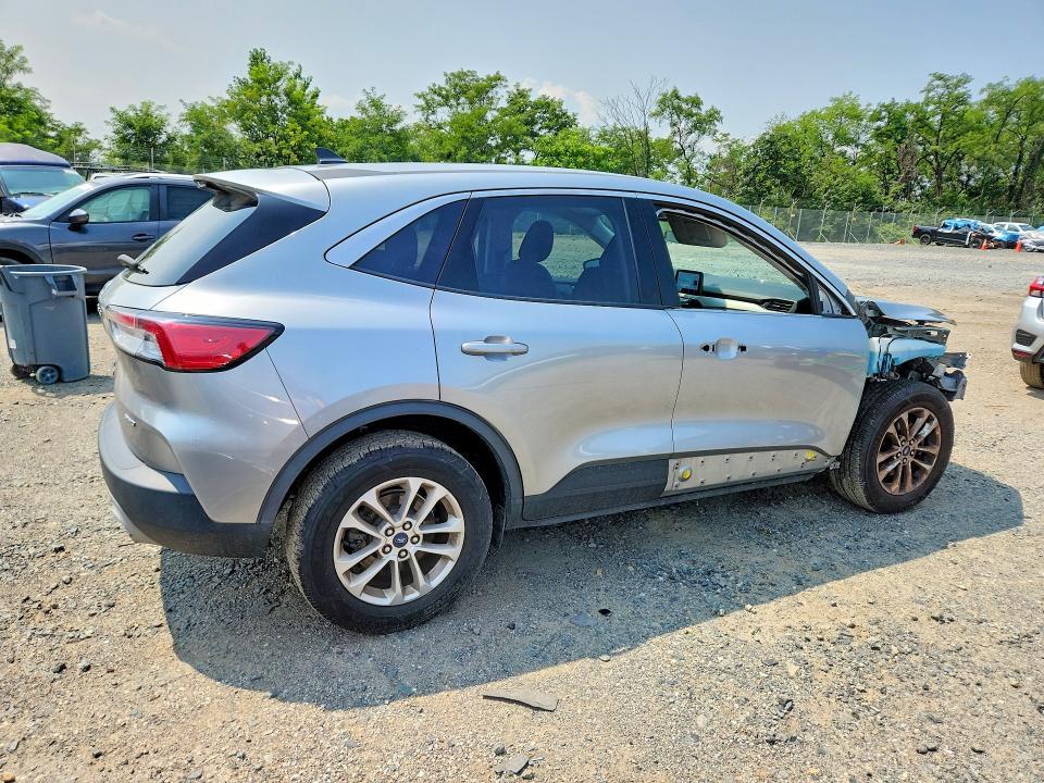 1FMCU9G66MUB09492 2021 FORD ESCAPE photo no. 3