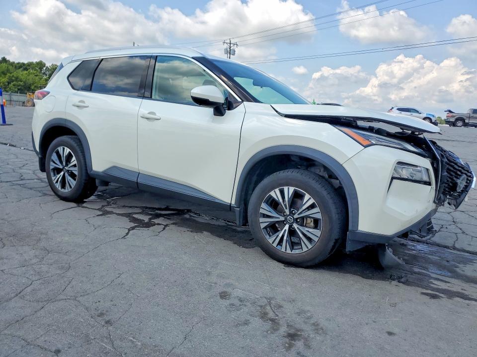 2021 NISSAN ROGUE SV — Фото 4 из 13