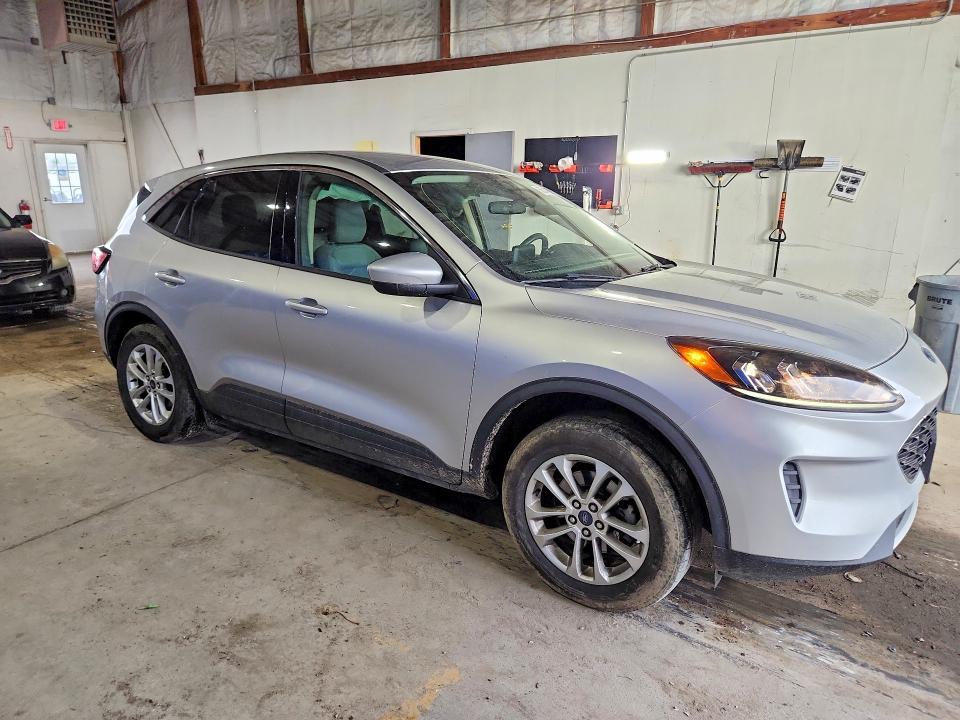 2020 FORD ESCAPE SE — Фото 4 из 13