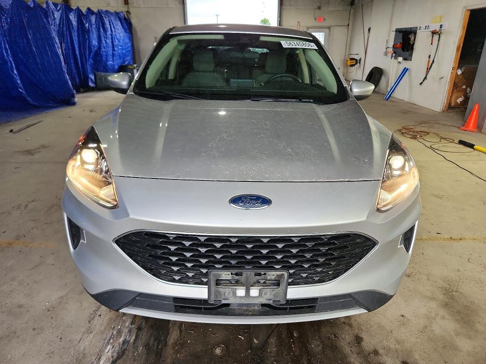 2020 FORD ESCAPE SE — Фото 5 из 13