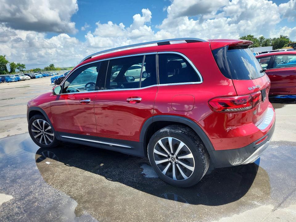 2020 MERCEDES-BENZ GLB 250 — Фото 2 из 13