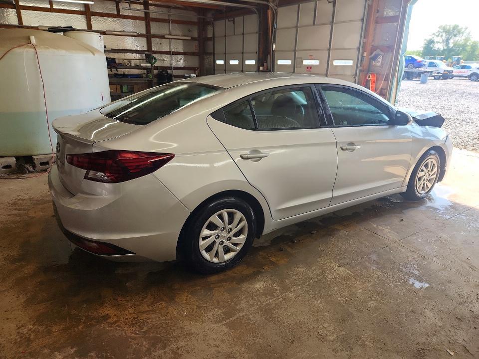 2019 HYUNDAI ELANTRA SE — Фото 3 из 12
