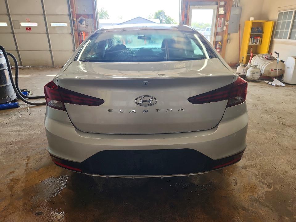 2019 HYUNDAI ELANTRA SE — Фото 6 из 12