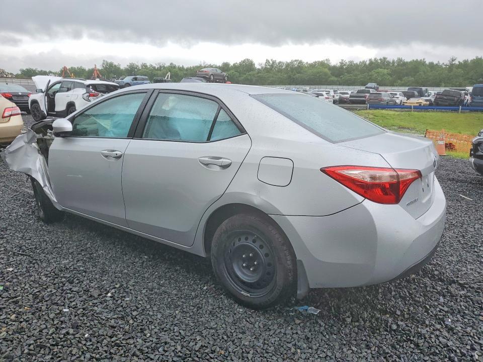 2T1BURHE6JC090005 2018 TOYOTA COROLLA photo no. 2