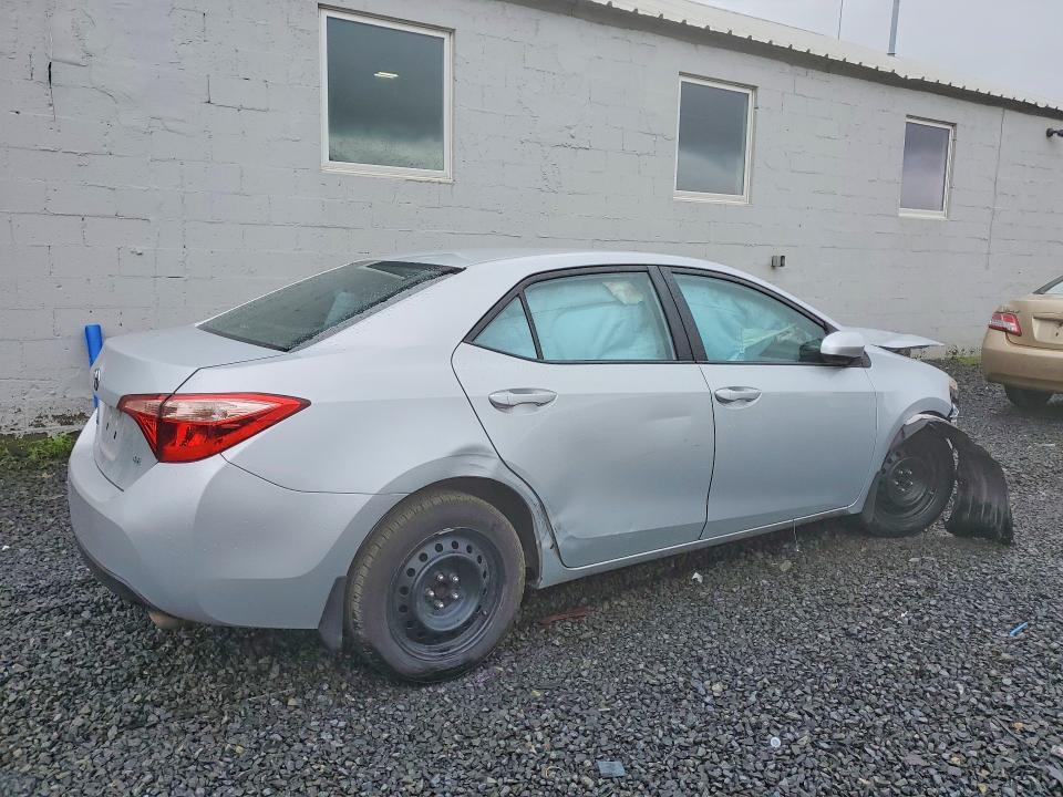 2T1BURHE6JC090005 2018 TOYOTA COROLLA photo no. 3