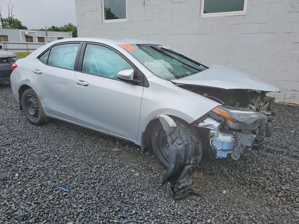 2T1BURHE6JC090005 2018 TOYOTA COROLLA photo no. 4